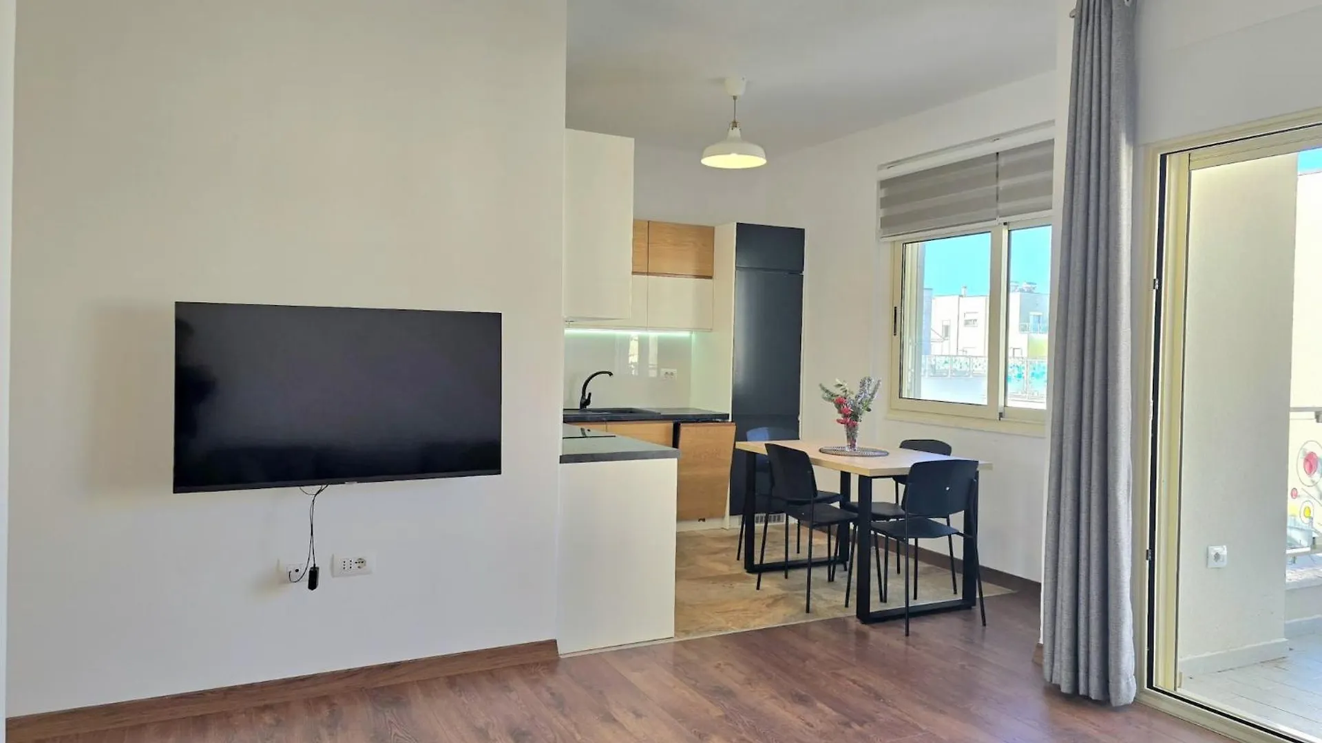 Cozy Coastal Retreat With Pool Access Appartement Plazhi San Pietro Albanië